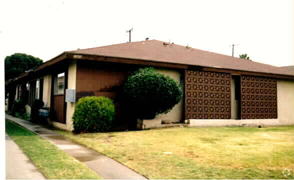 Building Photo - 1023 N Lincoln St