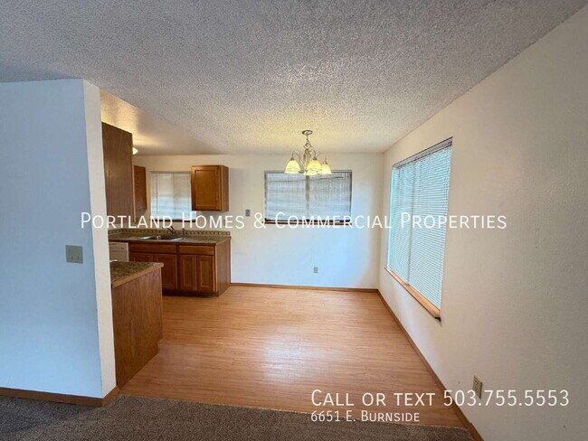 Foto del edificio - 6651 E. Burnside-