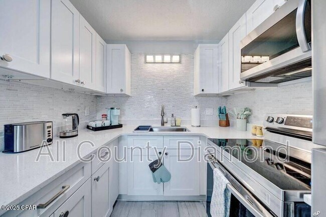 Foto del edificio - 7308 Sunset Ave