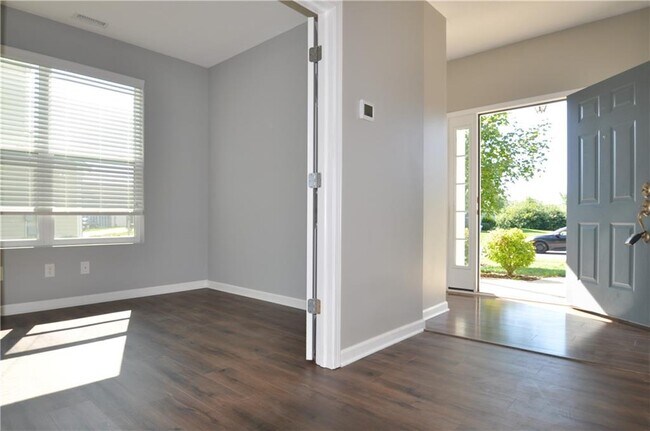 Foto del edificio - 6120 Pebblebrooke Rd