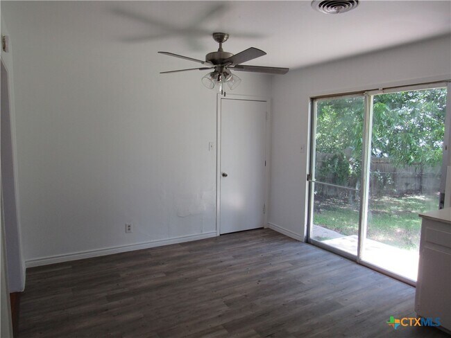 Building Photo - 1200 Jefferis Ave
