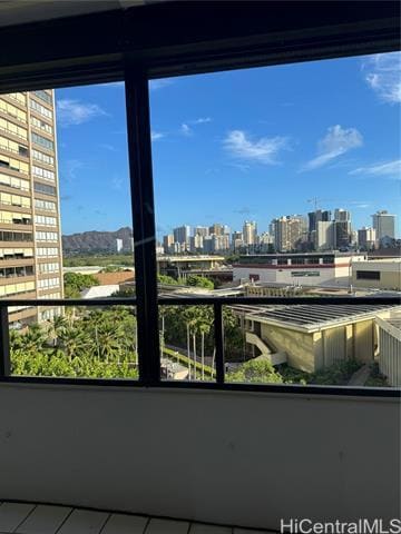 Building Photo - 581 Kamoku St