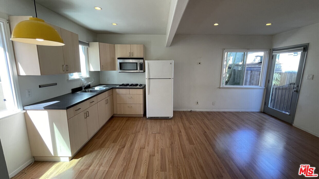 Foto principal - 732 Washington Blvd