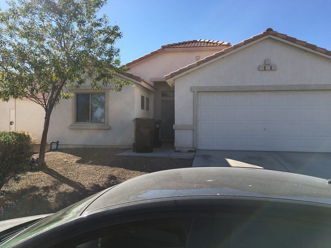 Foto principal - 3 br, 2 bath House - 5729 Oasis Ridge St