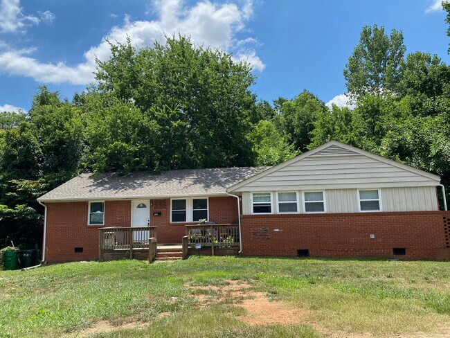 Front of home - 2813 Columbus Cir