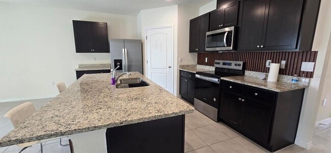 Building Photo - 804 Horsetail Dr