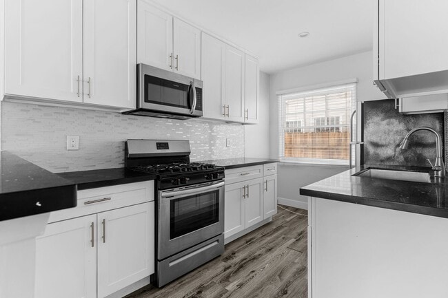 Building Photo - 241 Bonito Ave