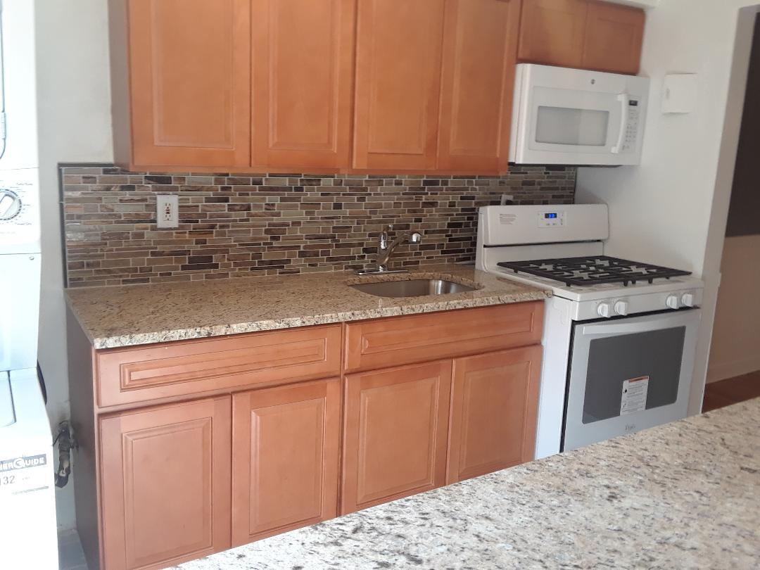 kitchen - 140 W Fort Lee Rd