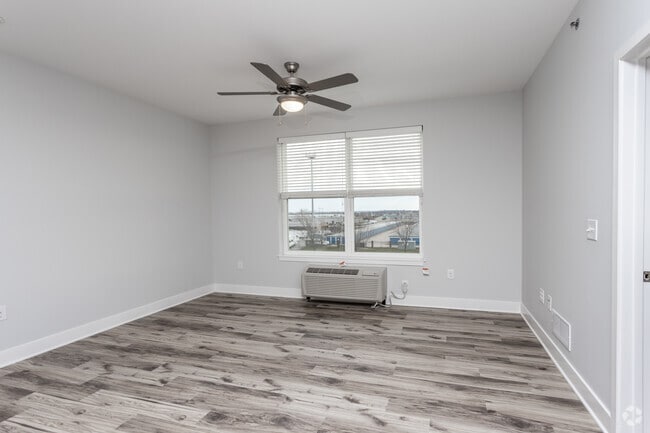 Interior Photo - The Avenue