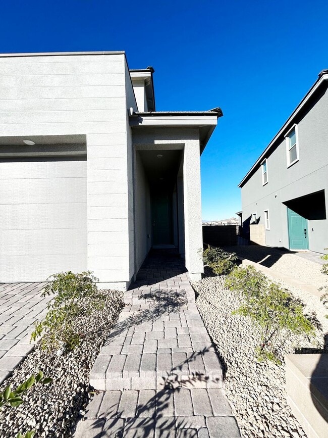 Building Photo - A Brand New Home Never Been Lived in.  A B...