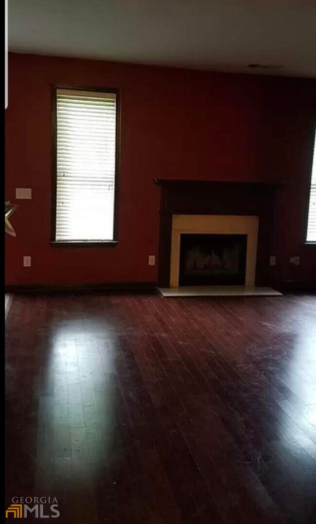 Foto del edificio - 4345 Savannah Ln