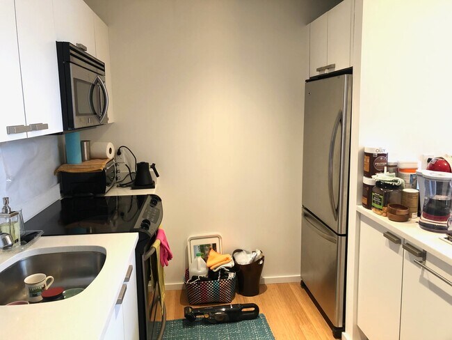 Foto del edificio - 1 Earhart St