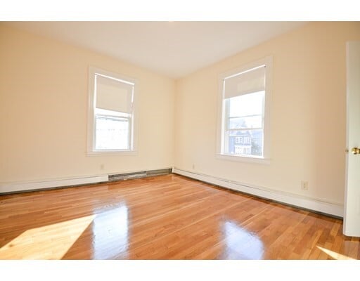 Building Photo - 74 Aldie St