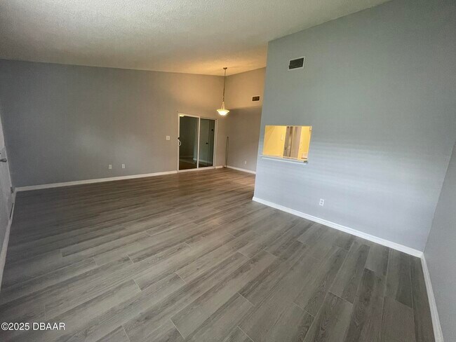 Foto del edificio - 15 Birdie Dr