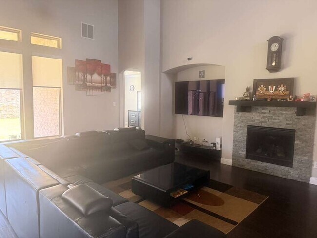 Foto del edificio - 1519 Bedstraw Ln