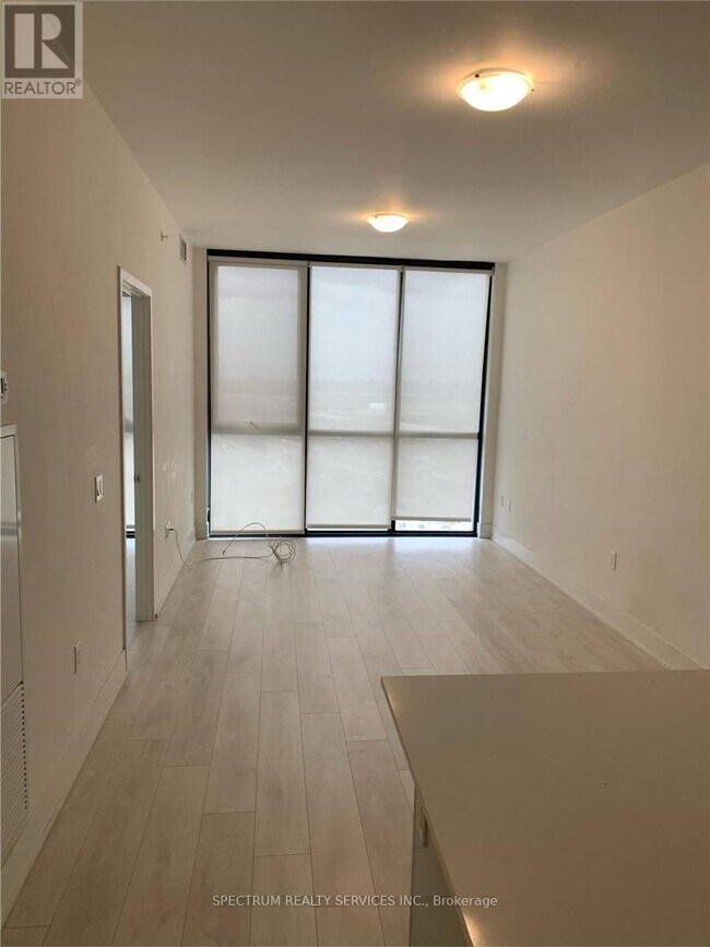 Photo du bâtiment - 2908 Hwy 7