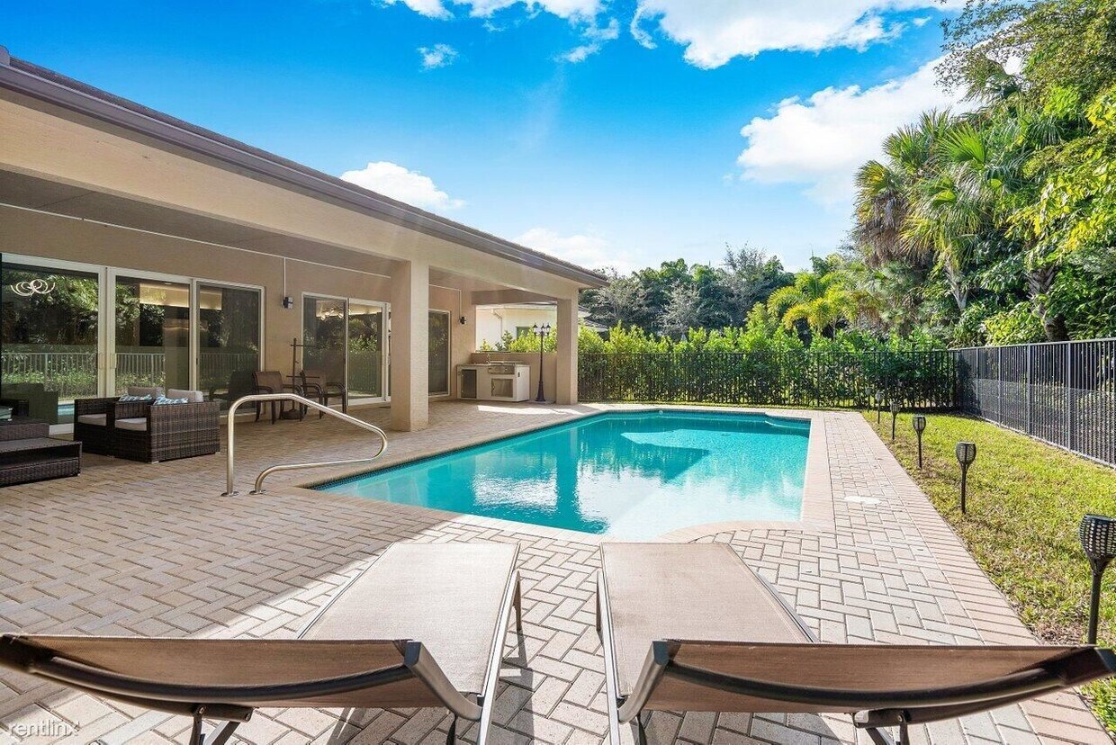 Foto principal - 5 br, 5.5 bath House - 11800 Windy Forest Way