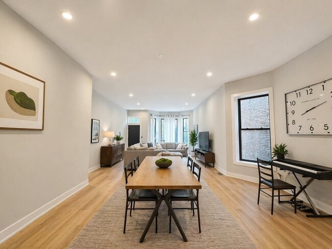 Photo - 1311 N Rockwell St Apartment