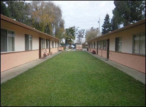 Primary Photo - 205-207 Alaska Ave