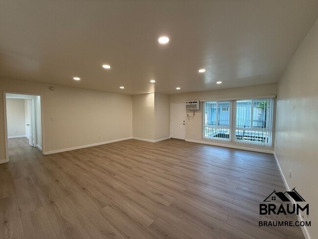 Building Photo - 5611 Fulcher Ave