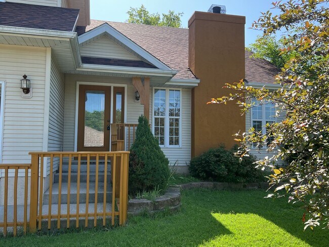 Foto del edificio - 4 Bedroom Home in SE Springfield!