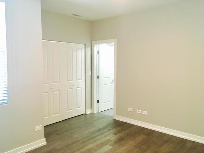 Building Photo - 2 bedroom in Chicago IL 60660