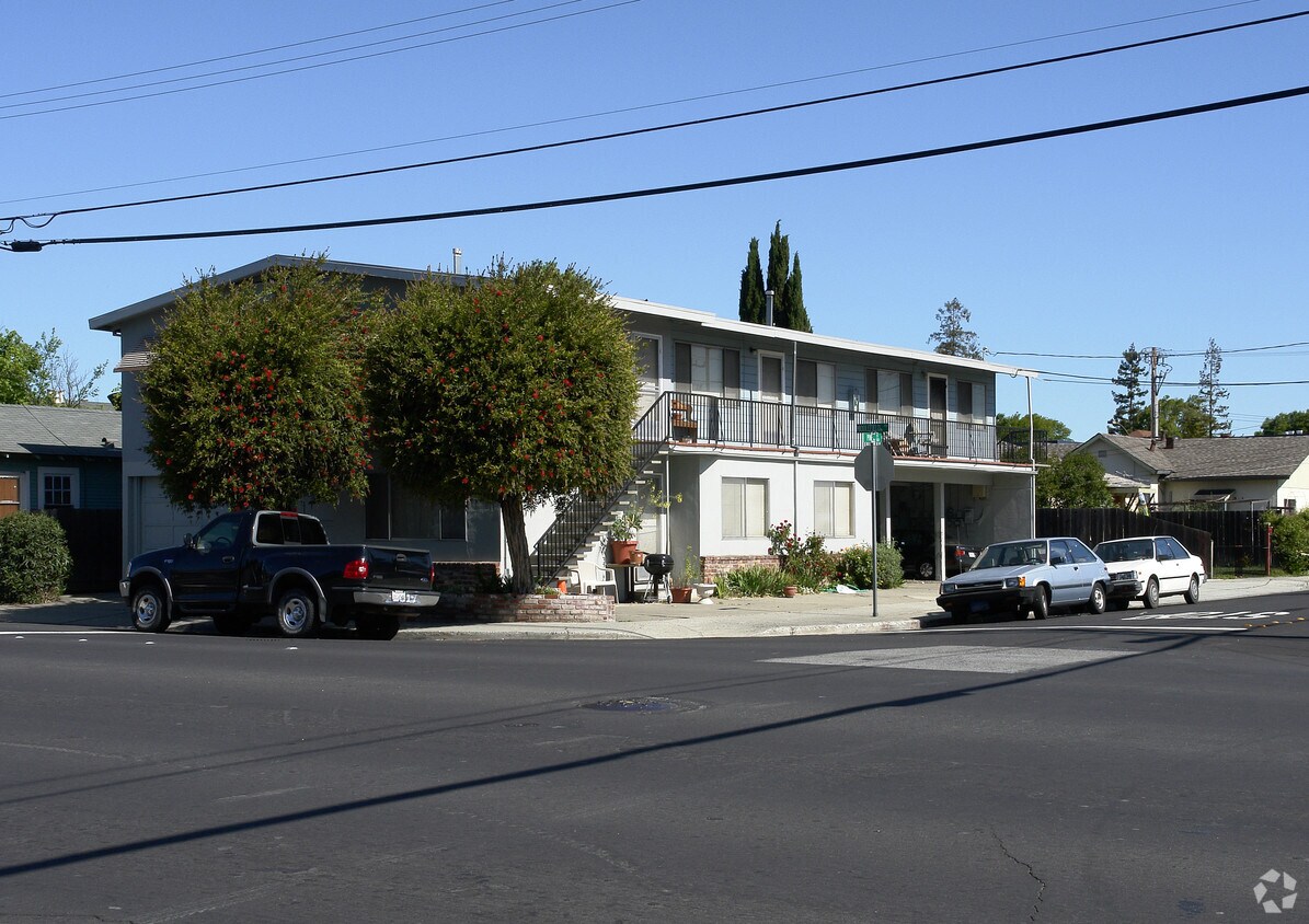 Primary Photo - 505 Pine St