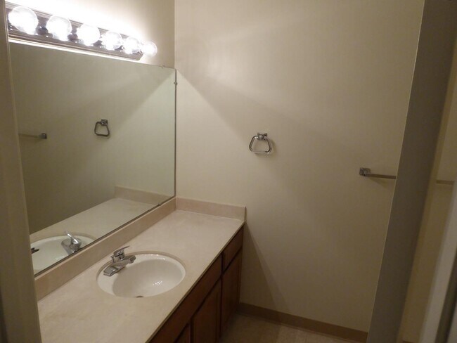 Building Photo - 15 Havenridge Ct