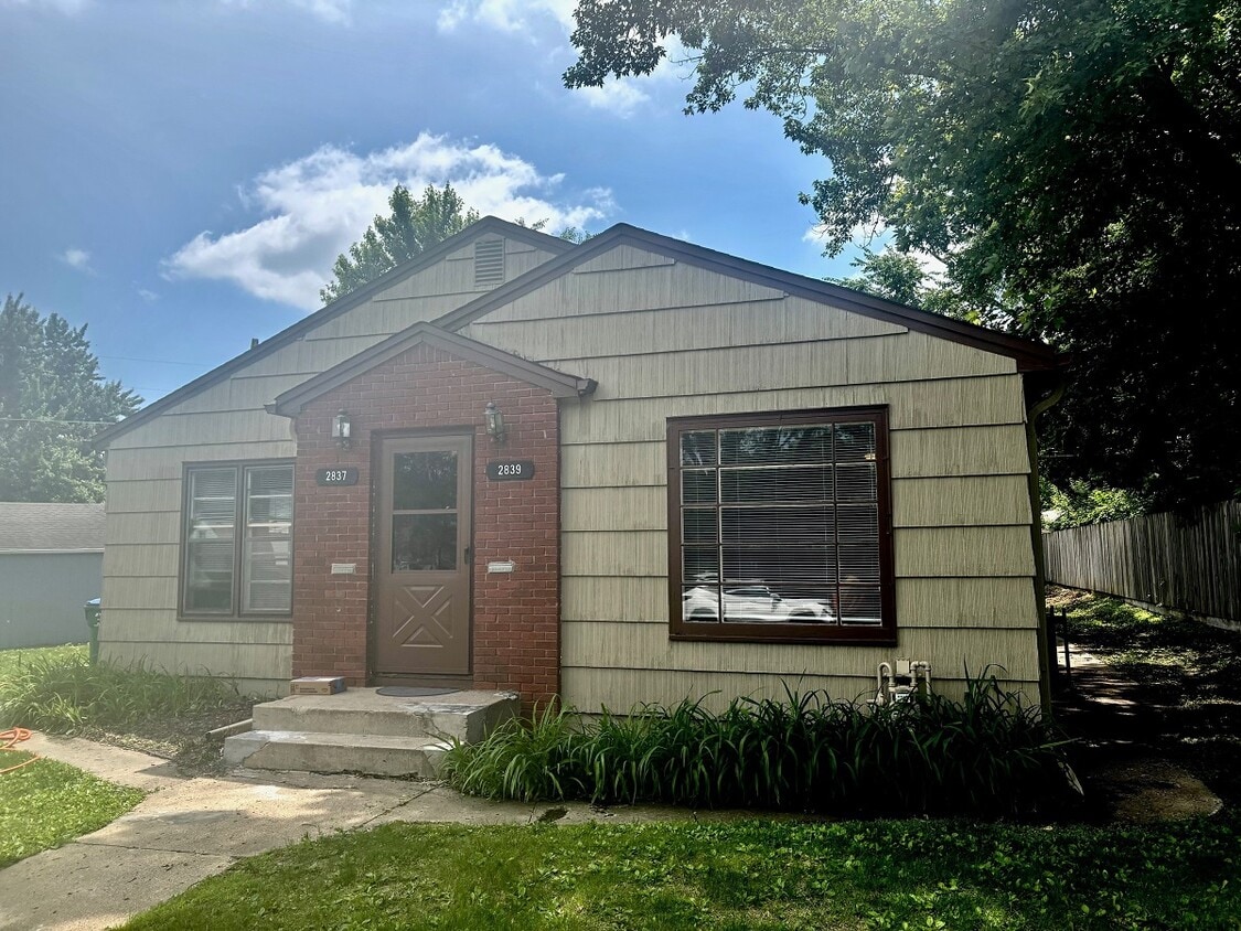 Primary Photo - 2839 Virginia Ave S