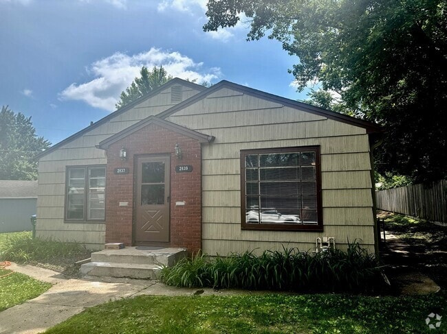 Building Photo - 2839 Virginia Ave S