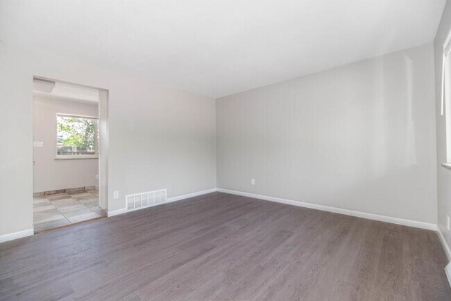Building Photo - 1609 Fenton St
