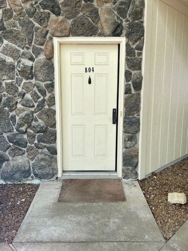 Building Photo - Secluded 2 Bed, 2 Bath Park De Ville Condo
