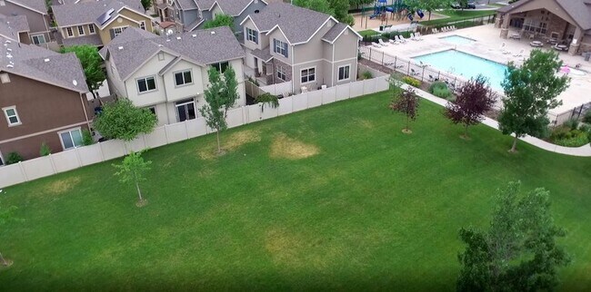 Foto del edificio - 1077 Kettering Dr