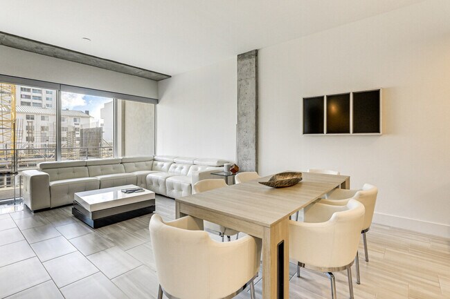 Foto del edificio - 332 Cocoanut Ave