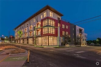 Building Photo - 2213 Poquito St