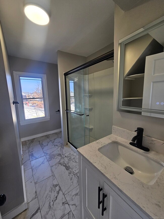 Foto del edificio - 370 Bruce Ave