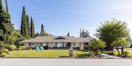 Building Photo - 18332 Rainier Dr