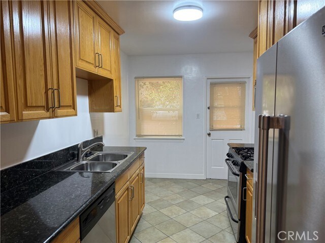 Building Photo - 5901 woodman Ave