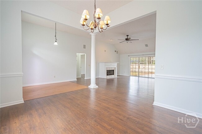 Building Photo - 114 Laurens Ln