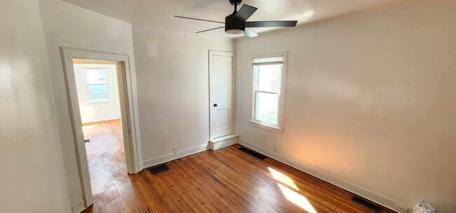 Building Photo - Fully Renovated Home! 3 Bedroom with Basem...