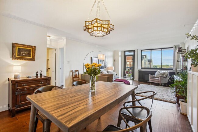 Building Photo - 801 N Pitt St