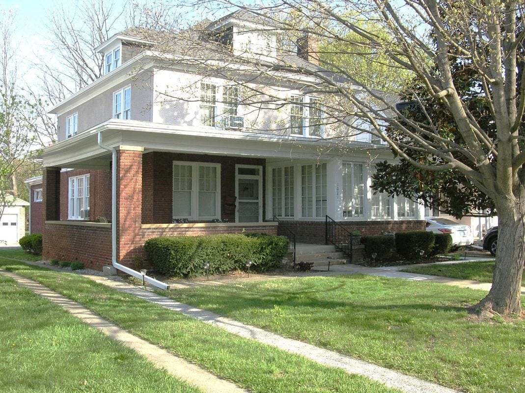 Primary Photo - 1021 Potomac Ave