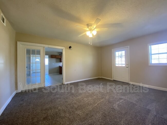 Building Photo - 4588 Windward Dr