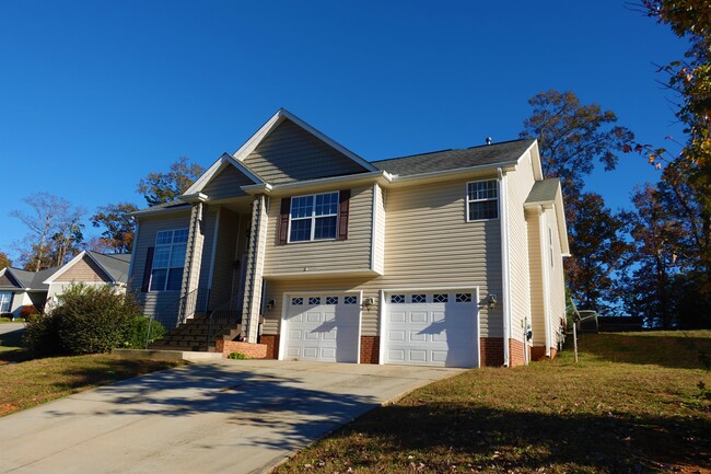 Building Photo - 9 Flowerwood Dr