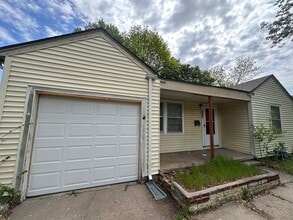 Building Photo - 1028 N Terrace Dr