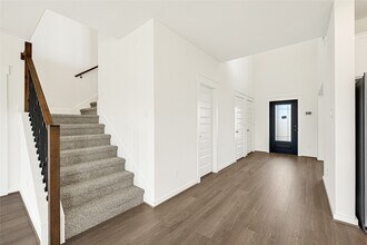 Building Photo - 4625 Peony Grn Dr