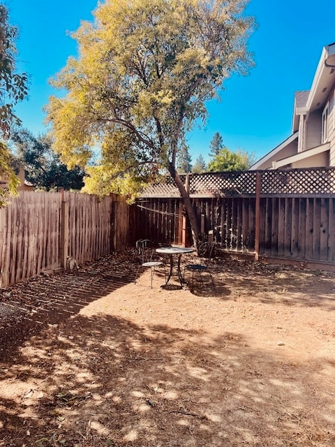 Big Back Yard - 1116 Dean Ave