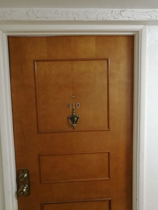 Foto principal - 7840 E Camelback Rd