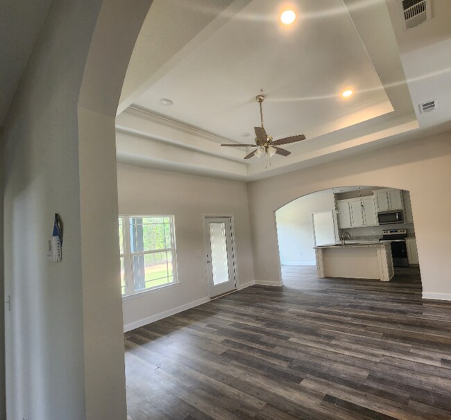 Building Photo - 9867 Shangri La West Rd