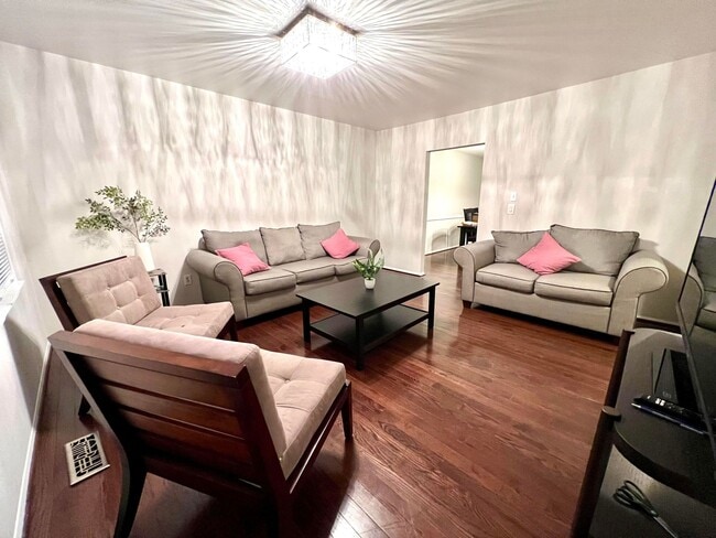 Shared Living room - 3335 Breckenridge Ct